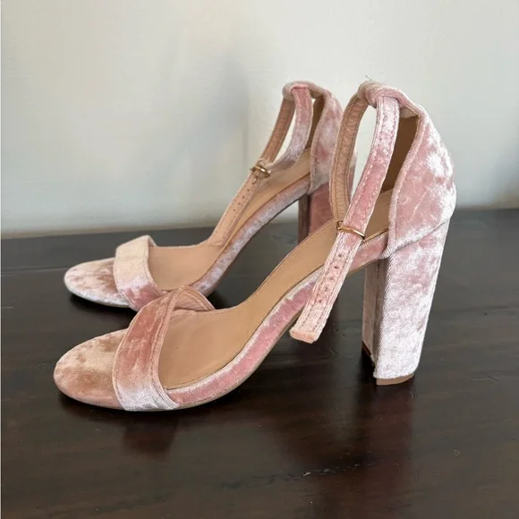 Chic Velvet Women's Heels in Soft Pink - Picture 3 of 4